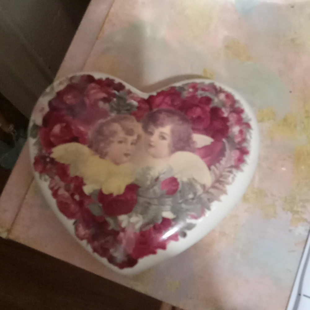 Trinket  holder